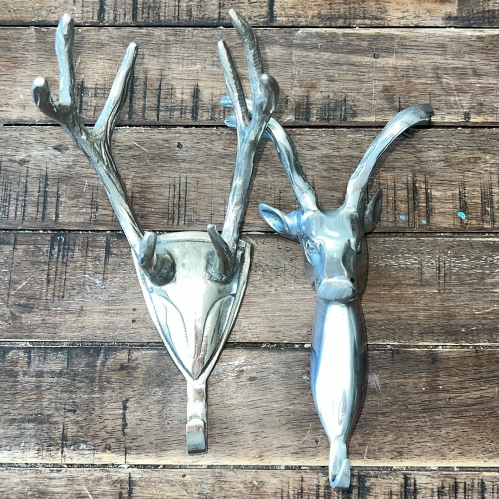 Silver-Colored Metal Decorative Deer Wall Hooks